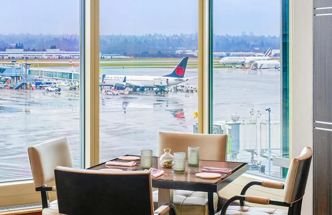 Fairmont Vancouver Airport In-Terminal Hotel-1